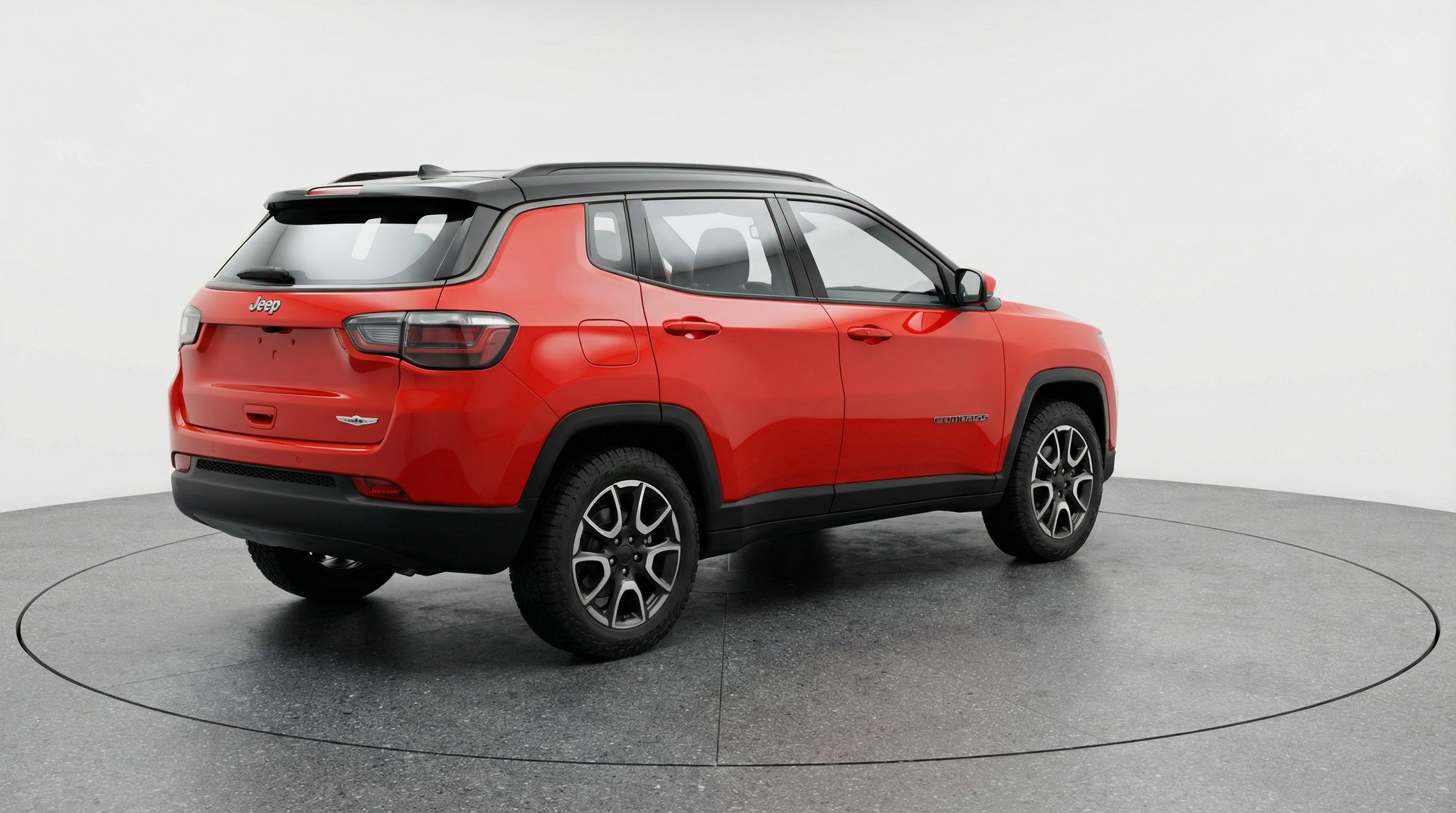 Used 2025 Jeep Compass Trailhawk AWD/4WD image 9