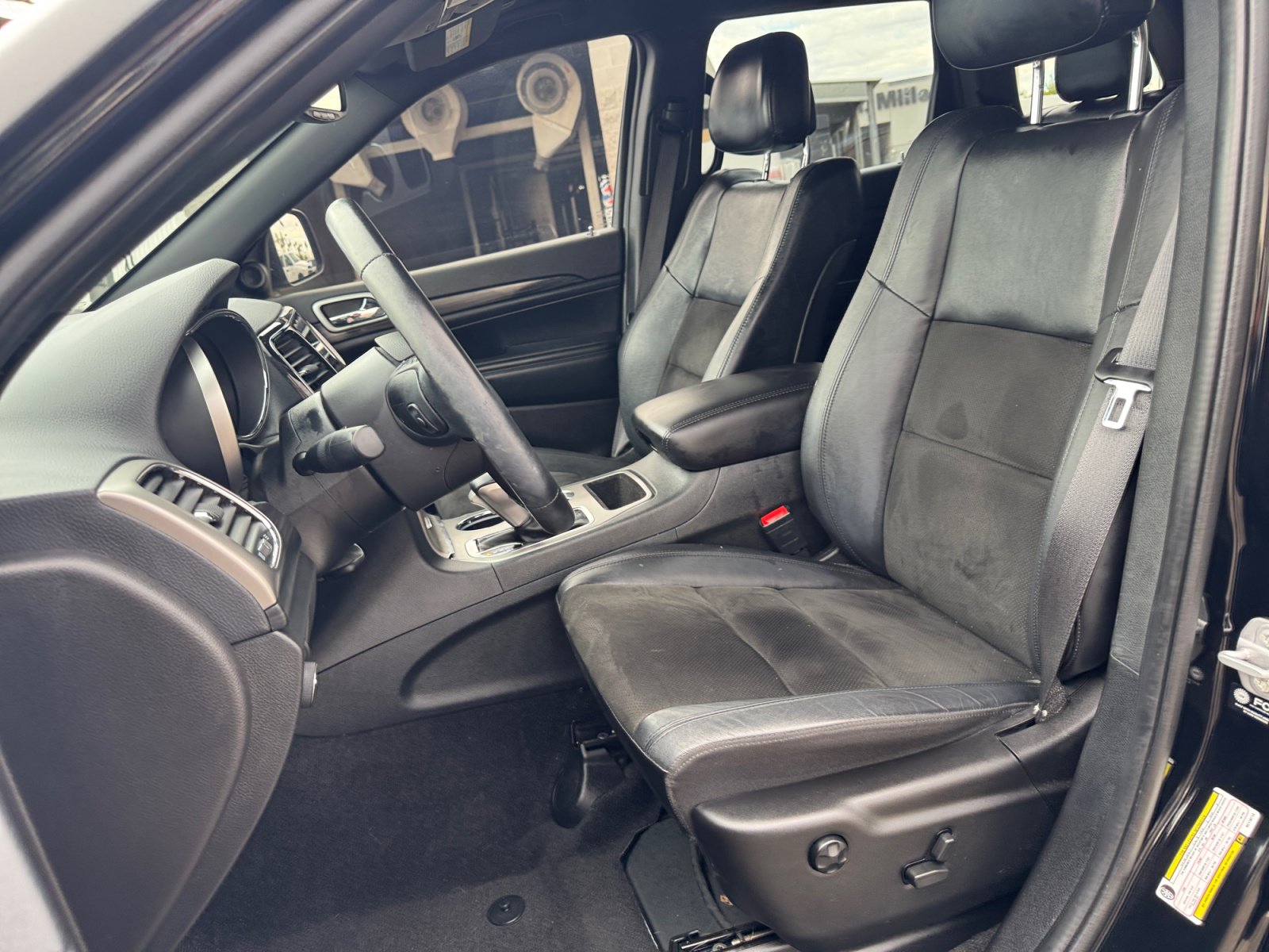 Used 2022 Jeep Grand Cherokee Laredo X AWD/4WD image 14