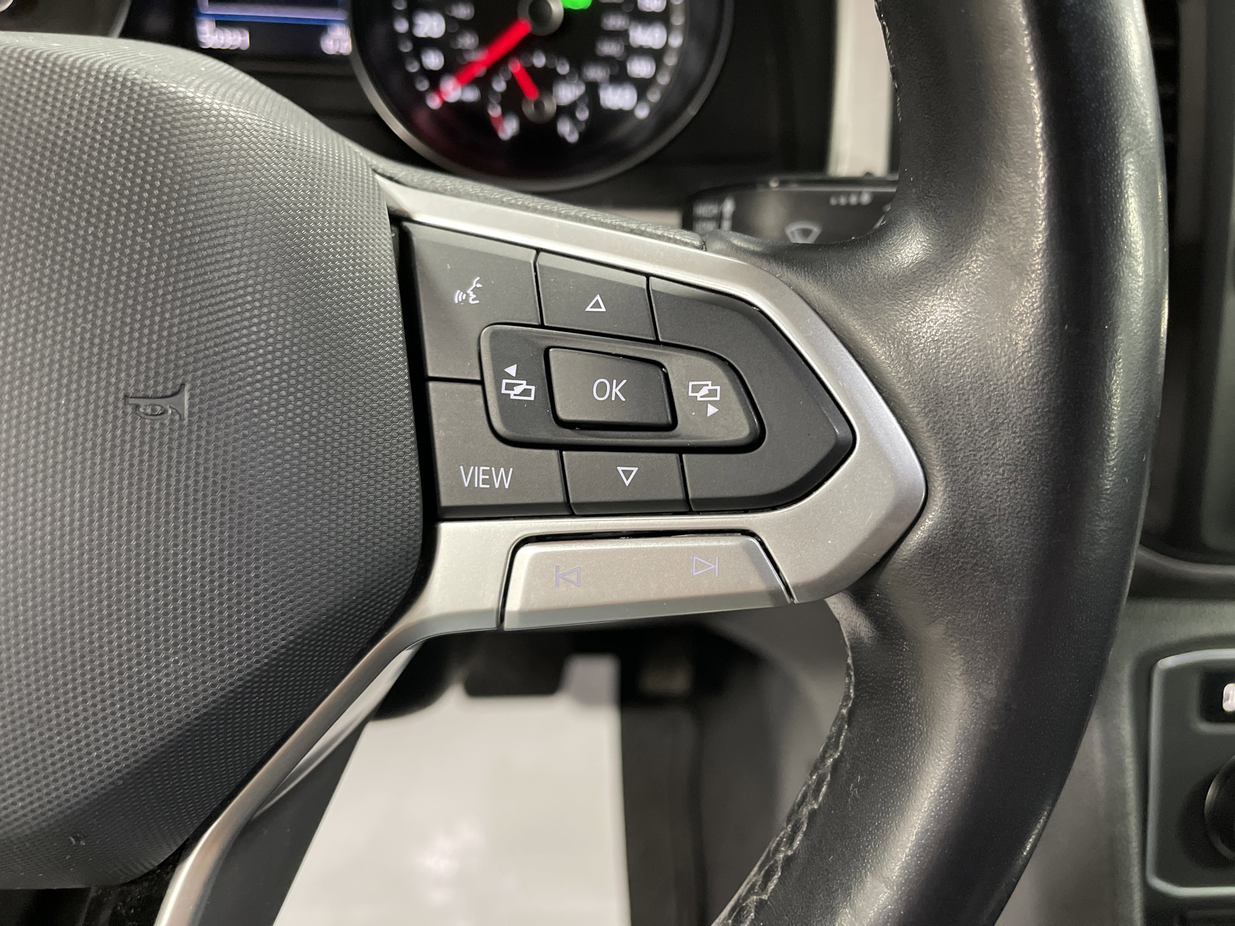 Used 2020 Volkswagen Atlas Cross Sport SE w/ Panoramic Sunroof Package image 21