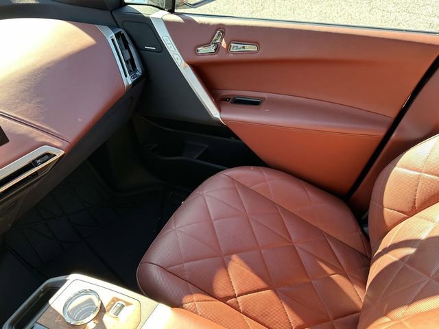 Certified 2023 BMW iX xDrive50 w/ Premium Package image 38