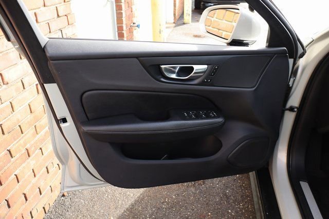 Used 2021 Volvo V60 T5 Cross Country w/ Climate Package image 7