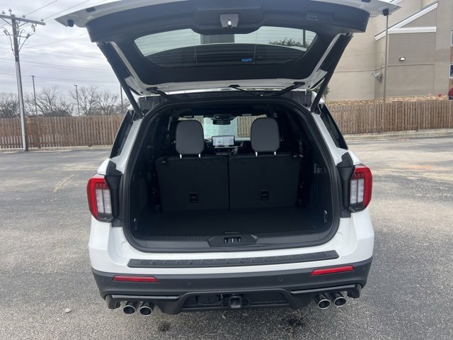 New 2026 Ford Explorer ST w/ Sun And Sound Package image 17