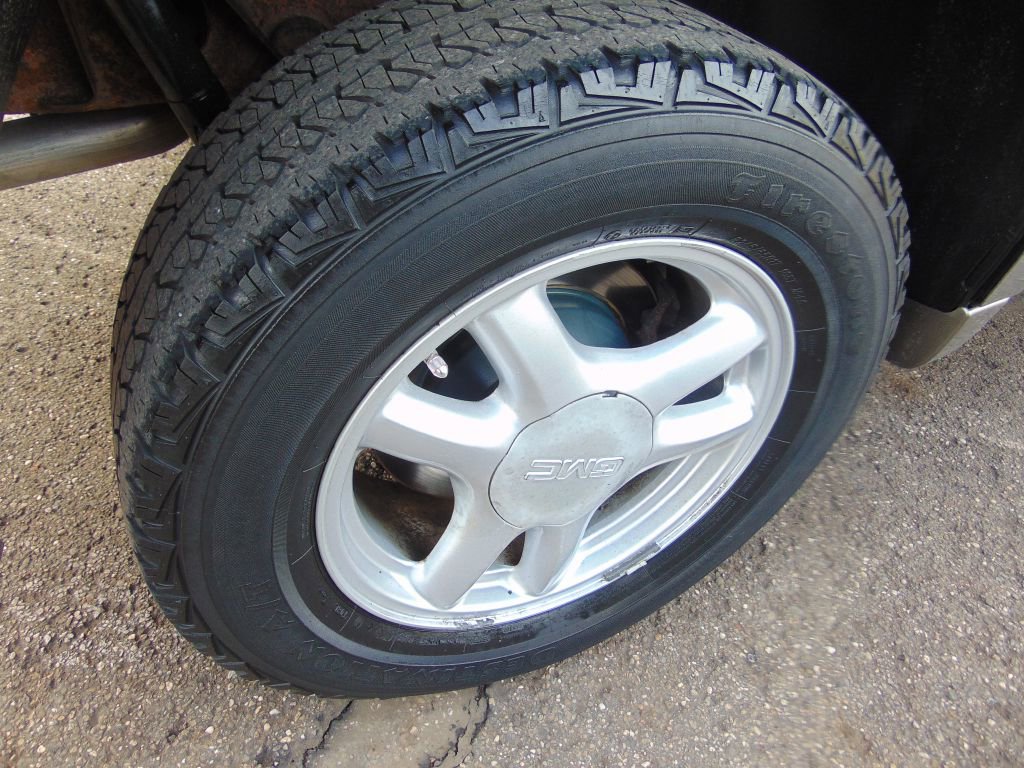 Used 2007 GMC Envoy SLE image 27