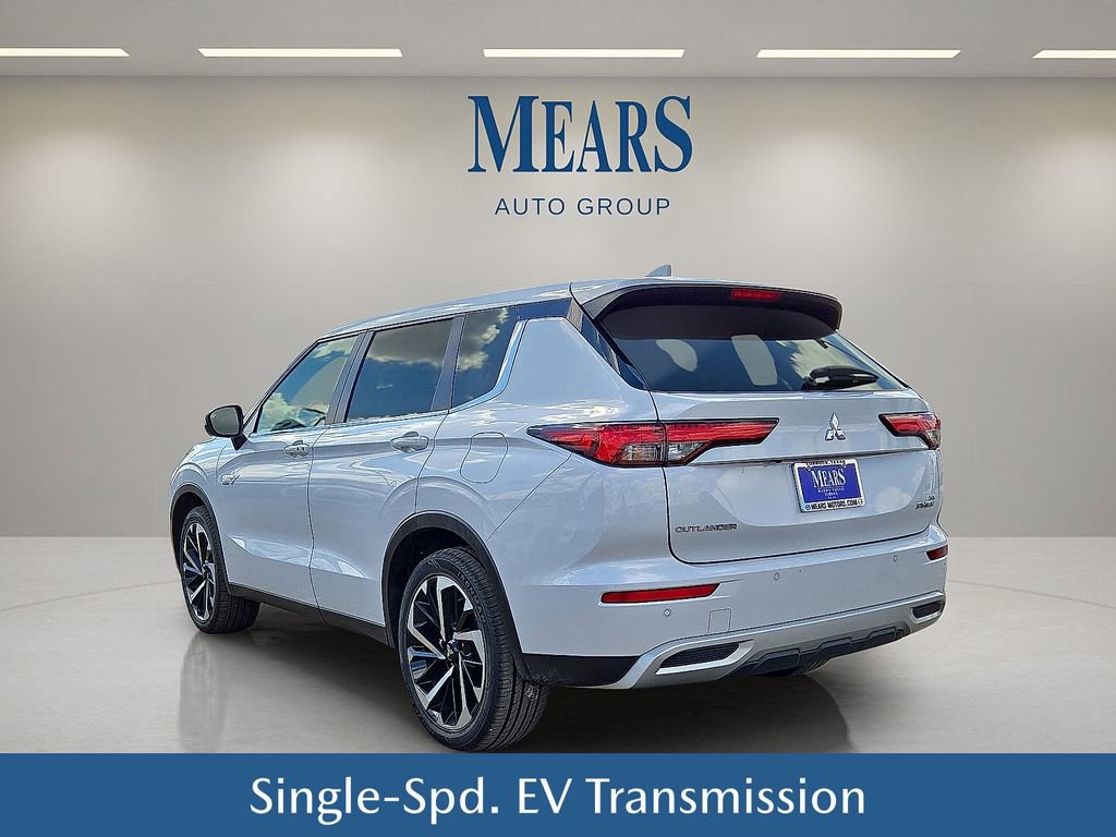 Used 2023 Mitsubishi Outlander SE image 4