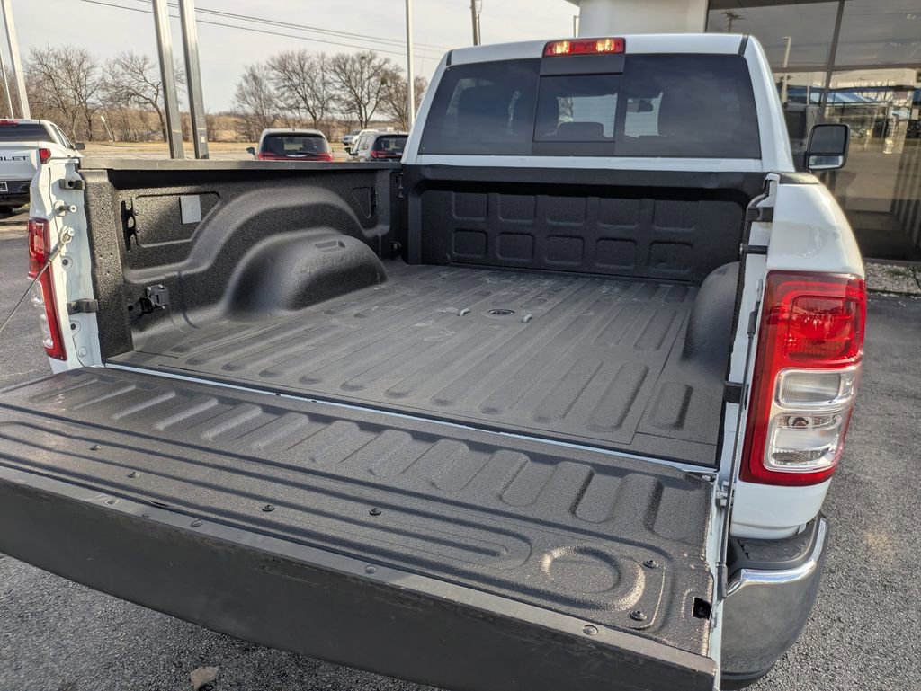 Used 2024 RAM 3500 Tradesman w/ Chrome Appearance Group image 26