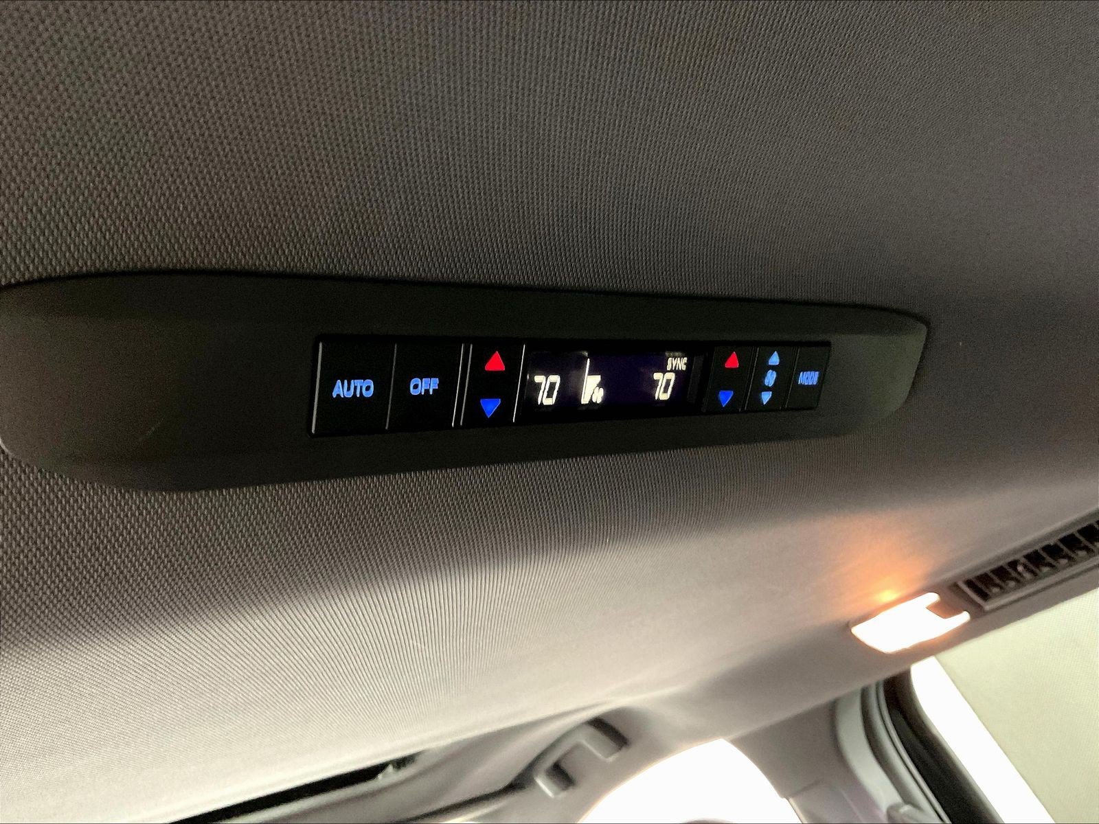 Used 2022 Toyota Sienna XSE w/ XSE Plus Package AWD/4WD image 10