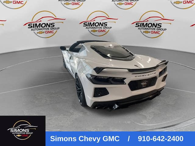 Used 2024 Chevrolet Corvette Stingray Preferred Cpe w/ Z51 Performance Package RWD image 2
