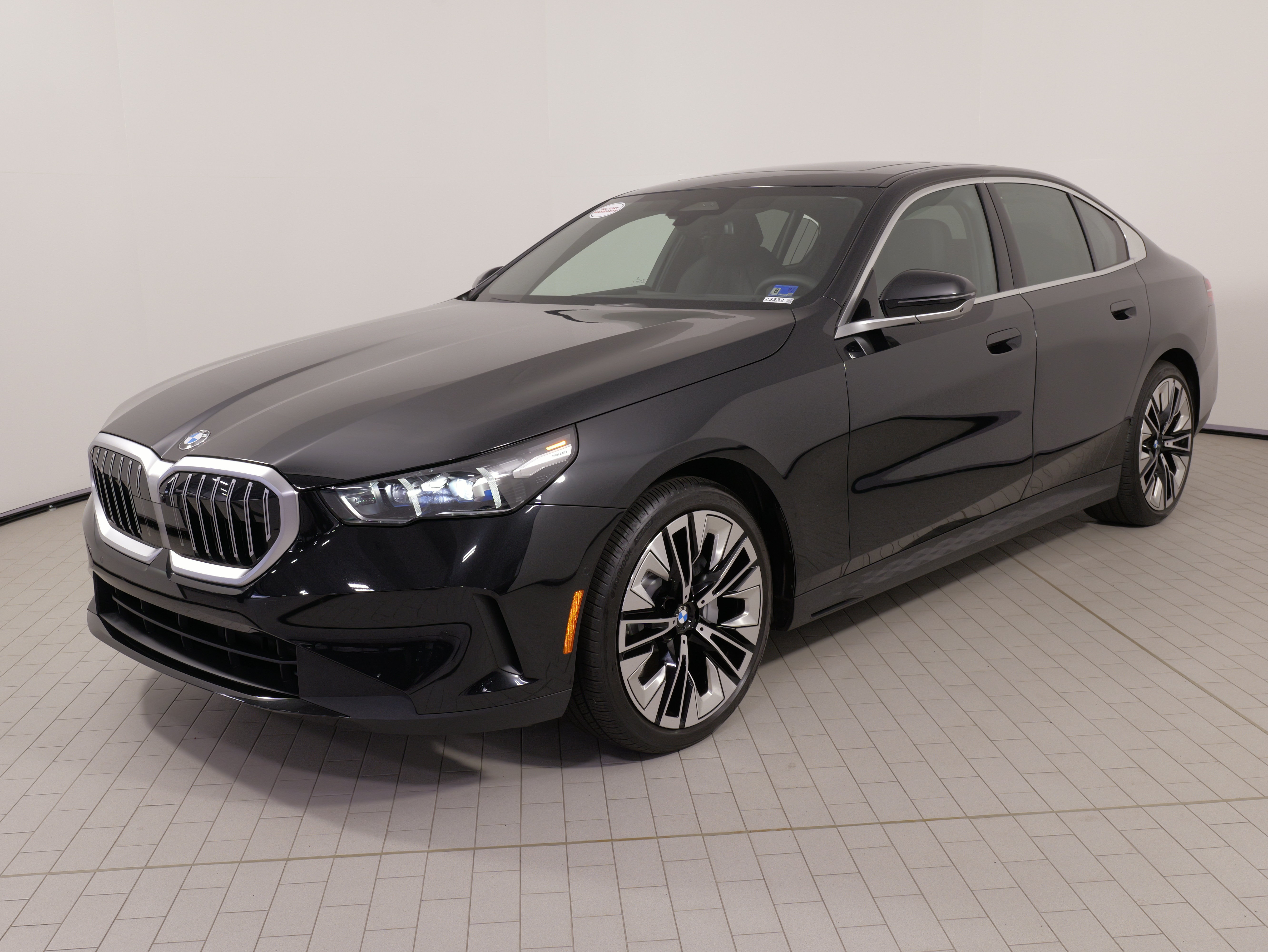 Used 2026 BMW 530i RWD image 3