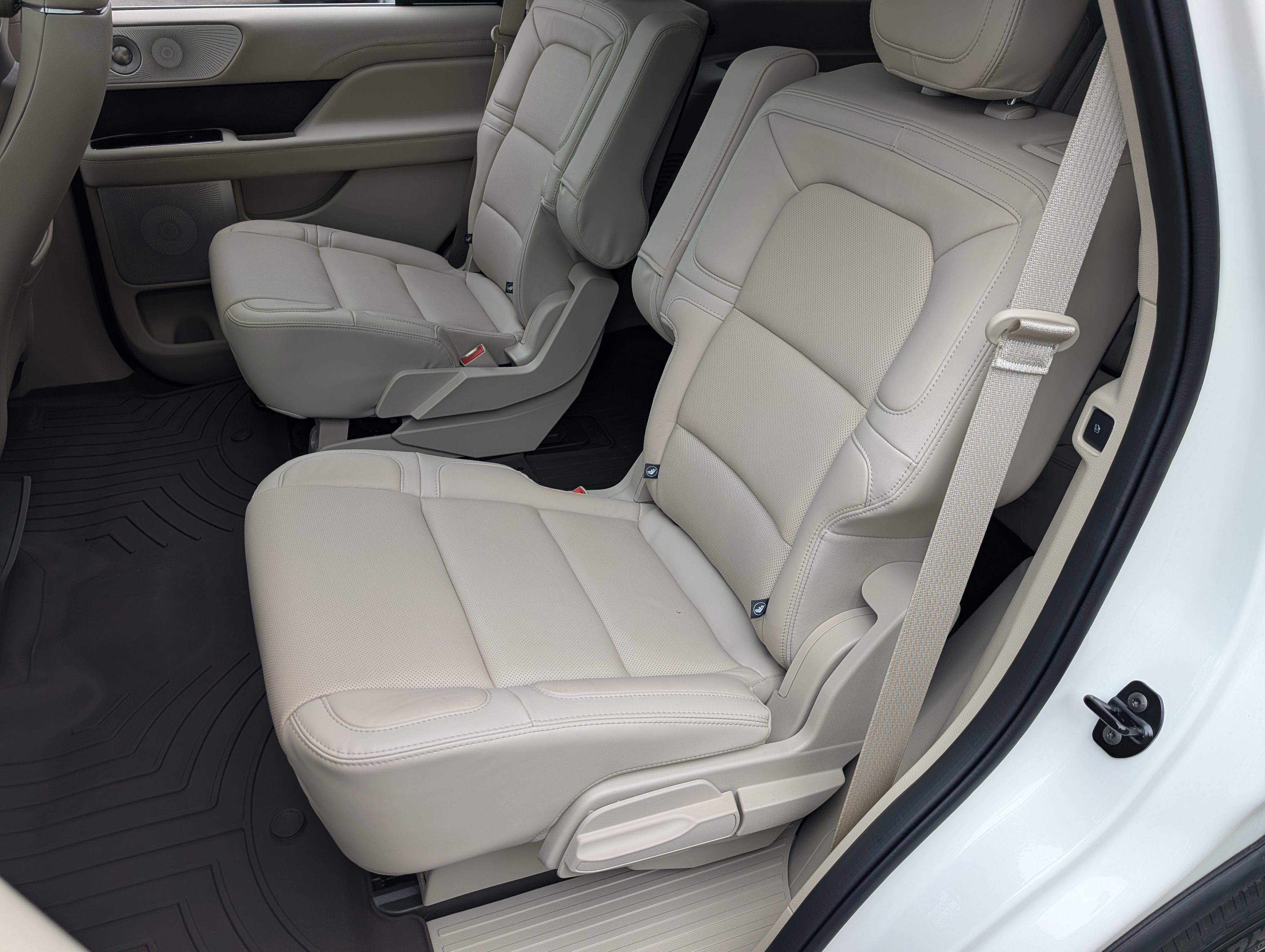 Used 2021 Lincoln Navigator Reserve w/ Luxury Package RWD image 13