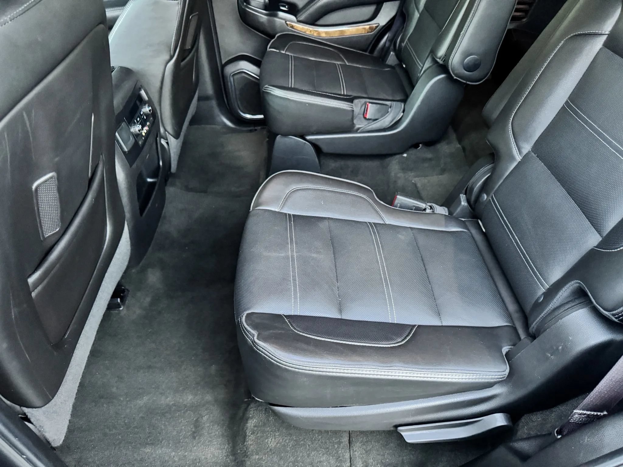 Used 2016 GMC Yukon Denali w/ Open Road Package RWD image 22
