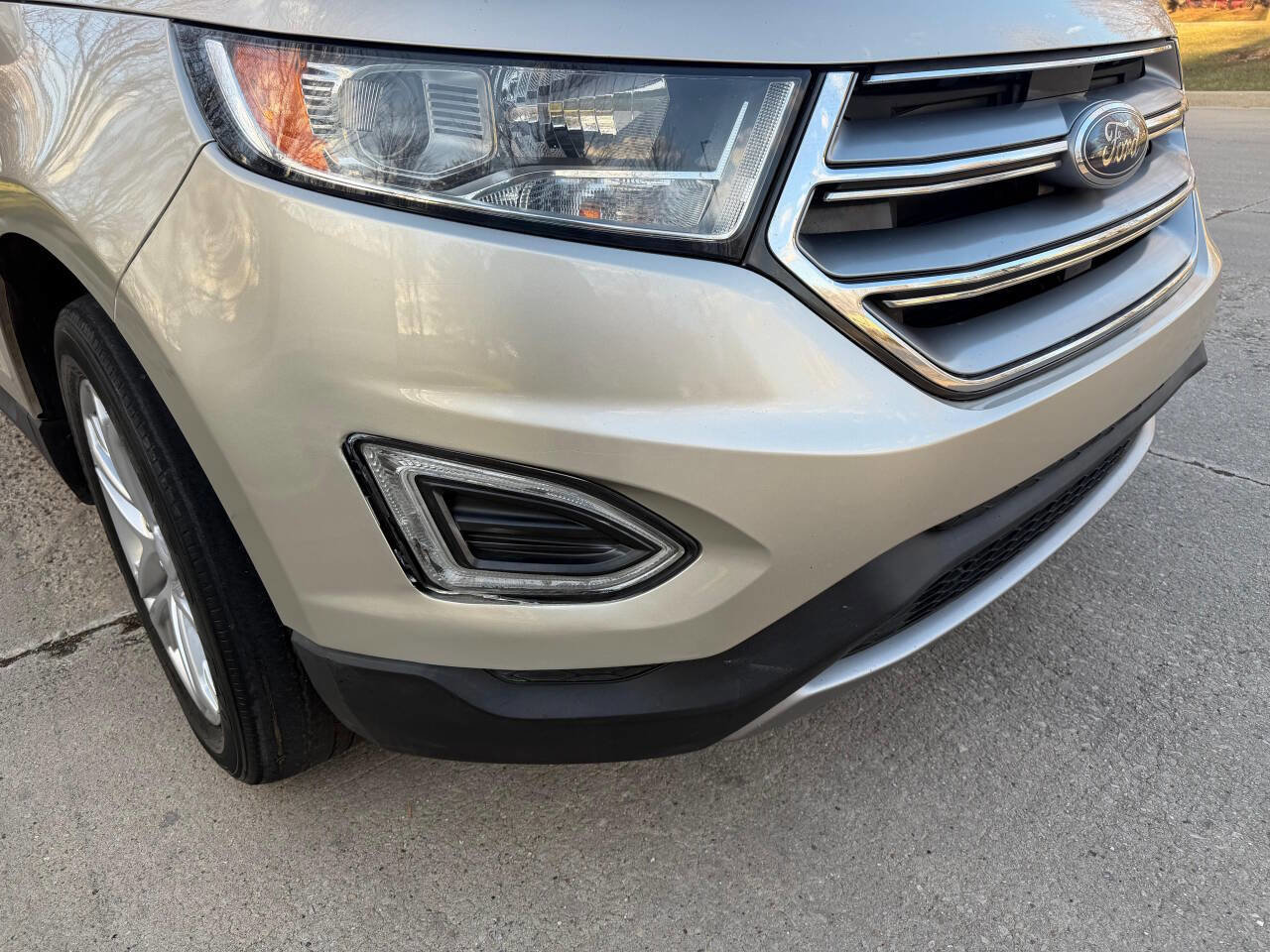 Used 2018 Ford Edge Titanium w/ Ford Safe & Smart Package image 27