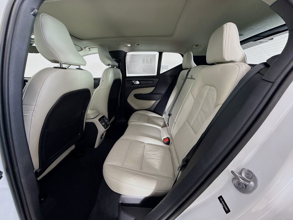 Used 2023 Volvo XC40 B5 Ultimate w/ Protection Package Premier AWD/4WD image 26