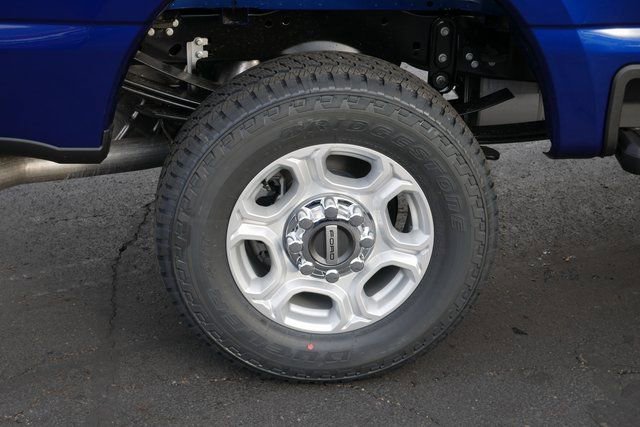 New 2026 Ford F250 XLT w/ FX4 Off-Road Package AWD/4WD image 11