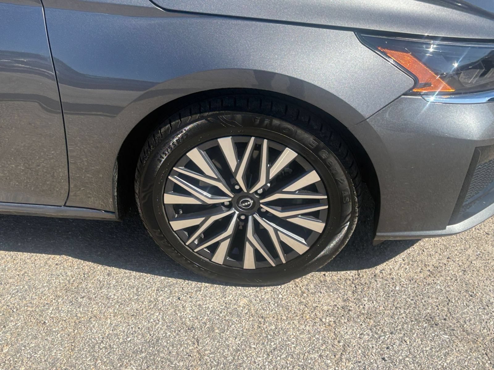 Used 2025 Nissan Altima 2.5 SV FWD image 24