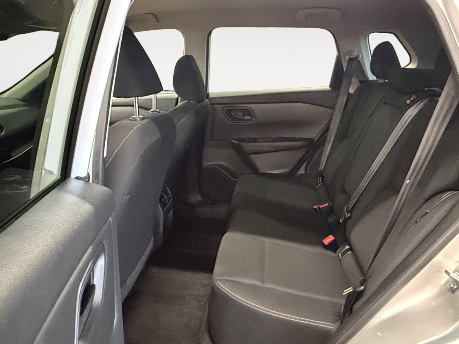 Used 2024 Nissan Rogue S FWD image 24