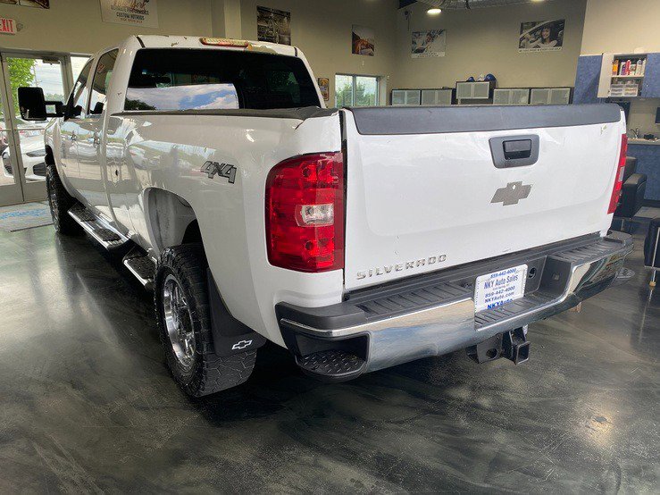 Used 2013 Chevrolet Silverado 2500 W/T AWD/4WD image 4