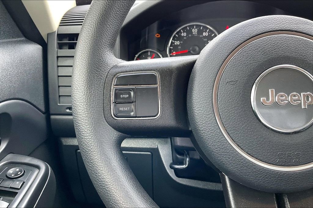Used 2012 Jeep Liberty Sport w/ Driver Convenience Group image 10