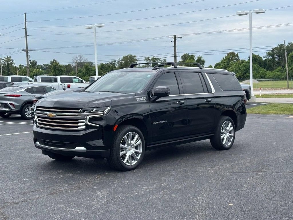 Used 2023 Chevrolet Suburban High Country AWD/4WD image 7