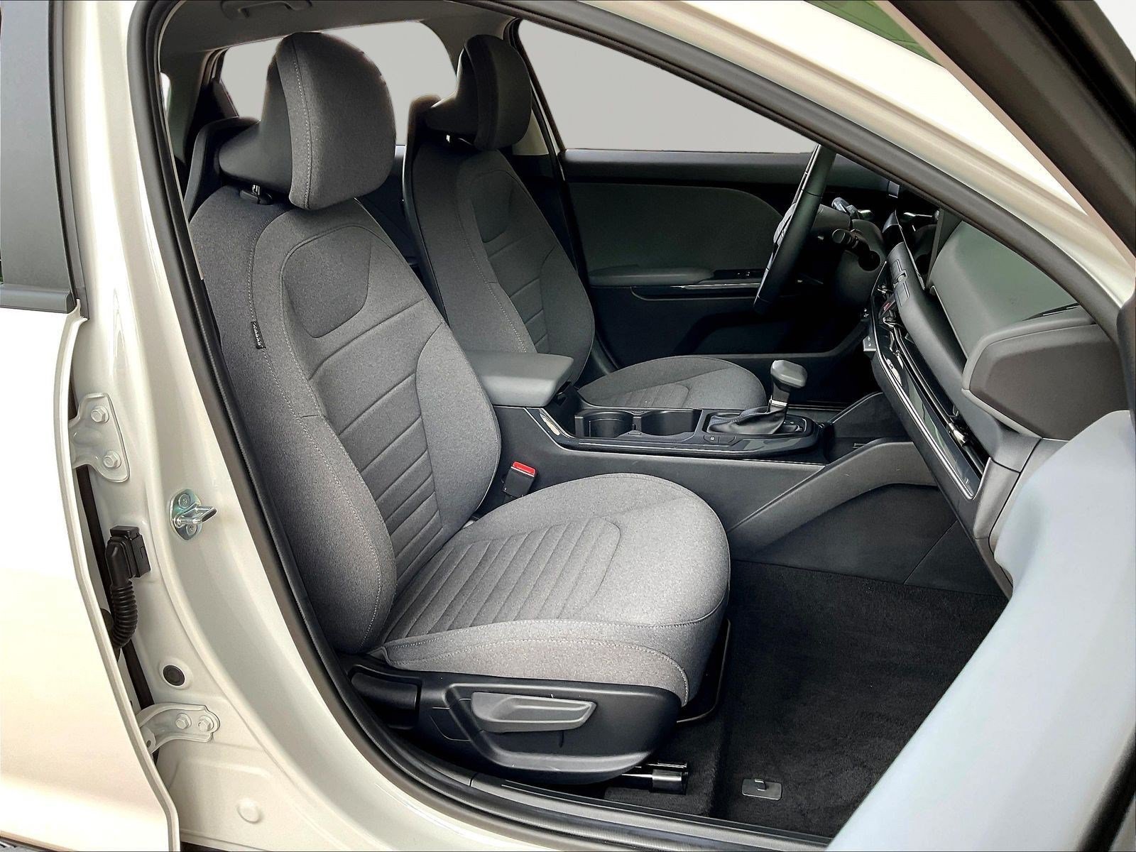 Used 2025 Kia K4 EX FWD image 28
