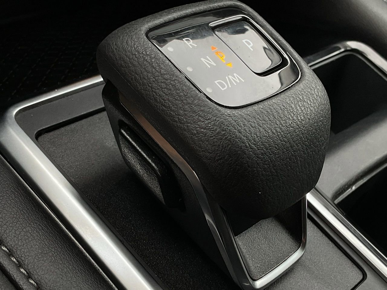 Used 2025 Nissan Pathfinder SV FWD image 36
