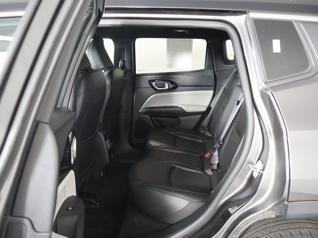 Used 2023 Jeep Compass Limited AWD/4WD image 32
