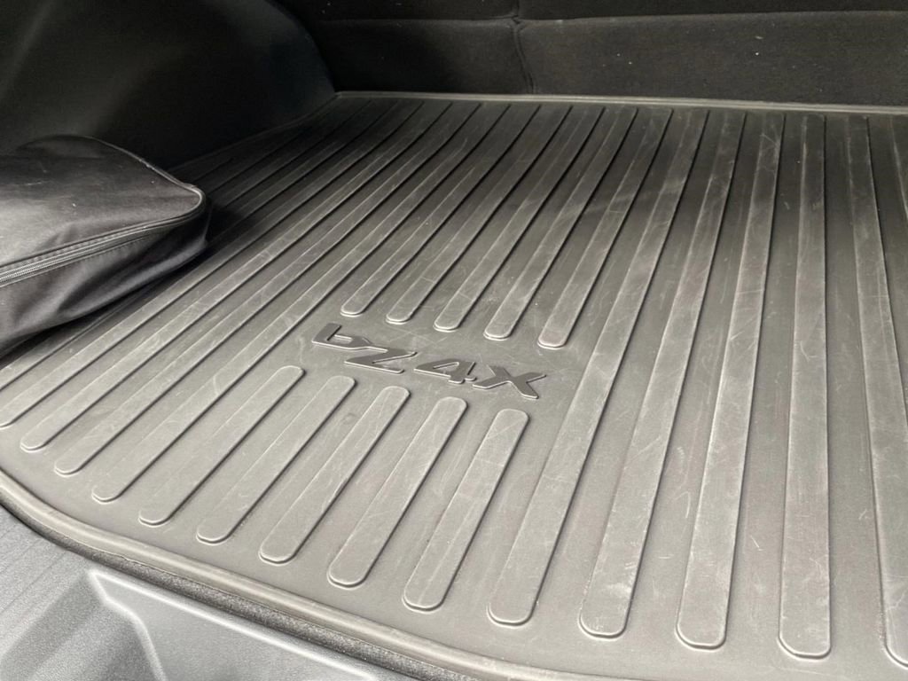 Used 2024 Toyota bZ4X XLE image 18