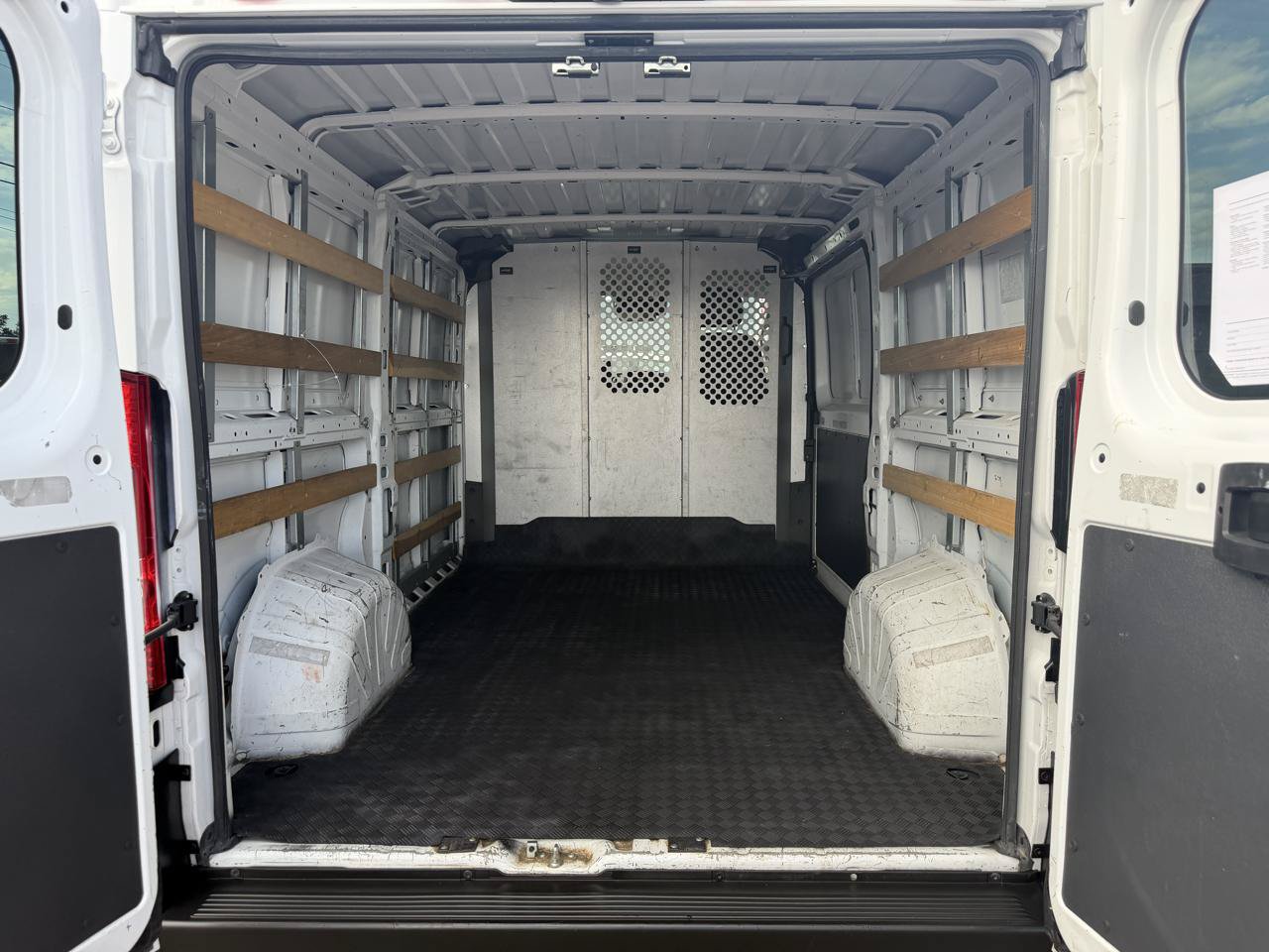 Used 2023 RAM ProMaster 2500 FWD image 24