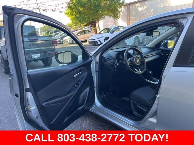 Used 2019 Toyota Yaris LE image 4