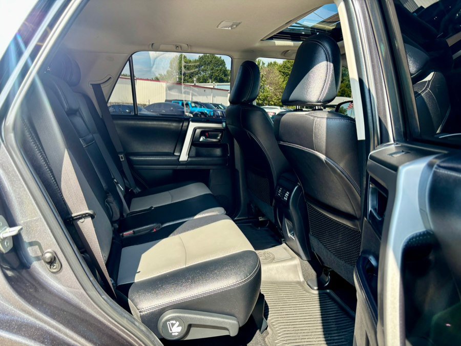 Used 2023 Toyota 4Runner SR5 Premium w/ Moonroof Package AWD/4WD image 16