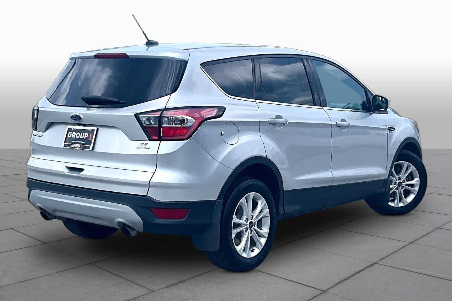 Used 2017 Ford Escape SE AWD/4WD image 13