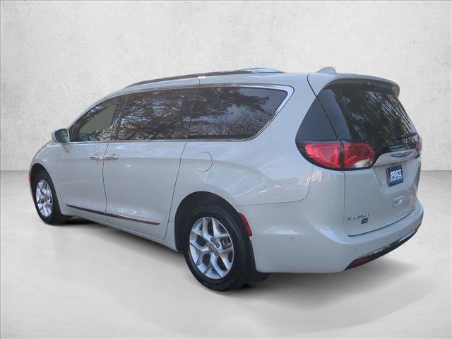 Used 2020 Chrysler Pacifica Touring-L image 8