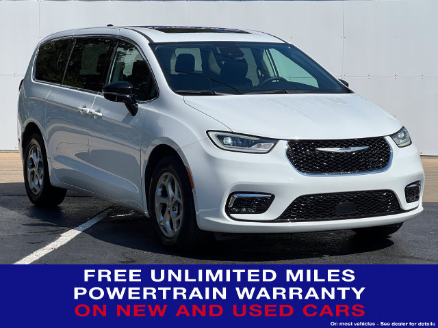 Used 2024 Chrysler Pacifica Limited w/ Uconnect Theater Family Group