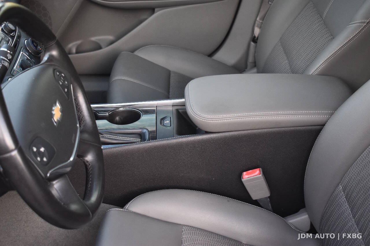 Used 2014 Chevrolet Impala LT w/ Convenience Package FWD image 30