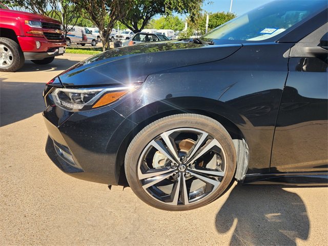 Used 2022 Nissan Sentra SR w/ SR Premium Package FWD image 7