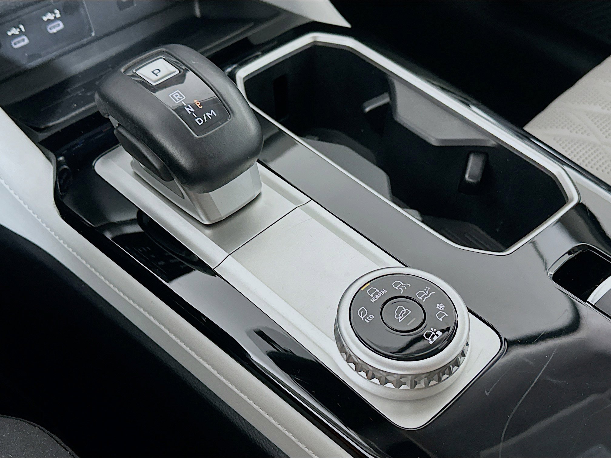 Used 2025 Mitsubishi Outlander SEL image 17