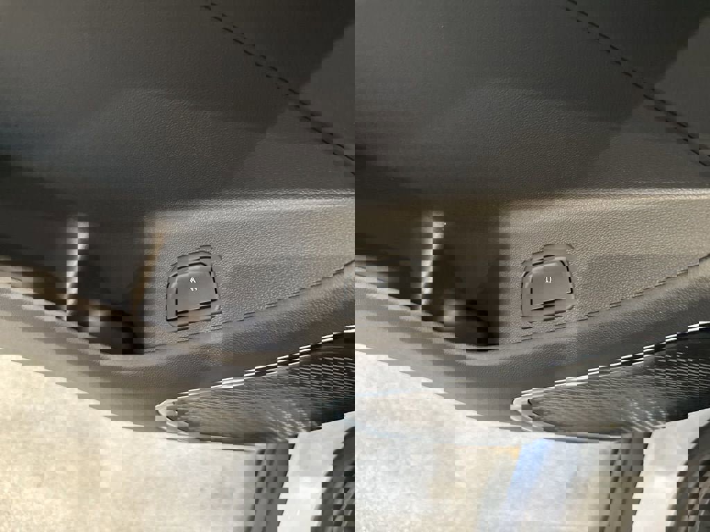 New 2025 GMC Acadia Elevation w/ Elevation Premium Package image 24