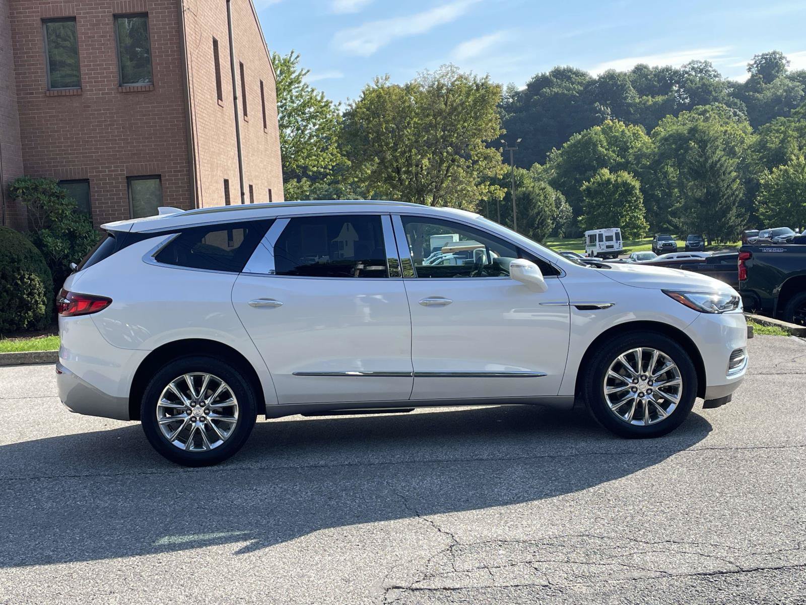 Certified 2018 Buick Enclave Premium w/ Experience Buick Package AWD/4WD image 2