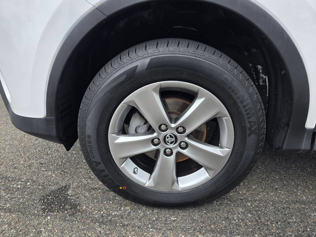Used 2015 Toyota RAV4 XLE FWD image 9