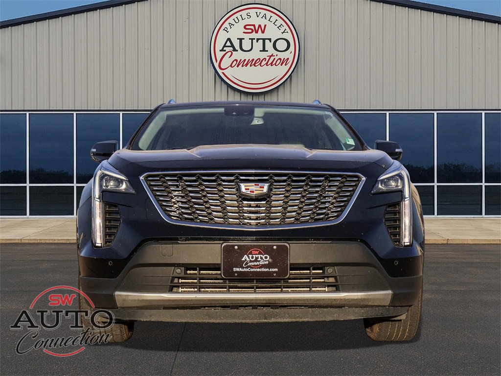 Used 2023 Cadillac XT4 Premium Luxury image 2
