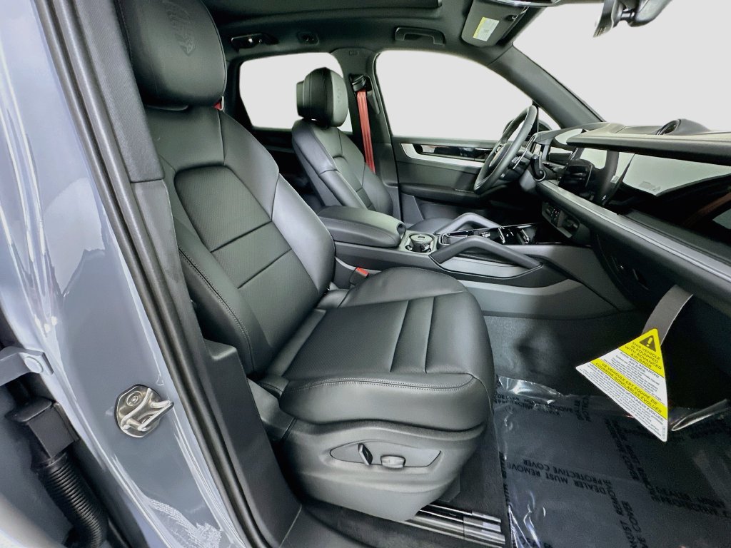 New 2026 Porsche Cayenne AWD/4WD image 30