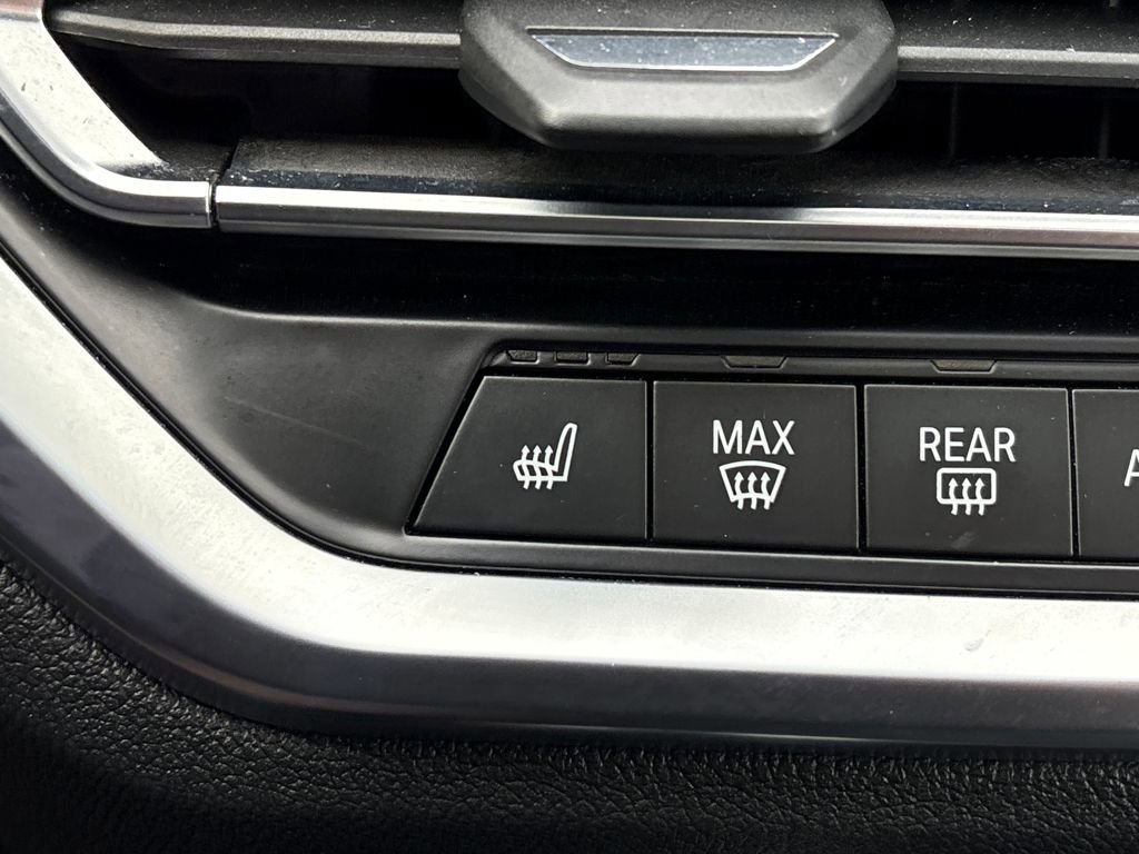 Used 2019 BMW 330i xDrive Sedan w/ Convenience Package image 19