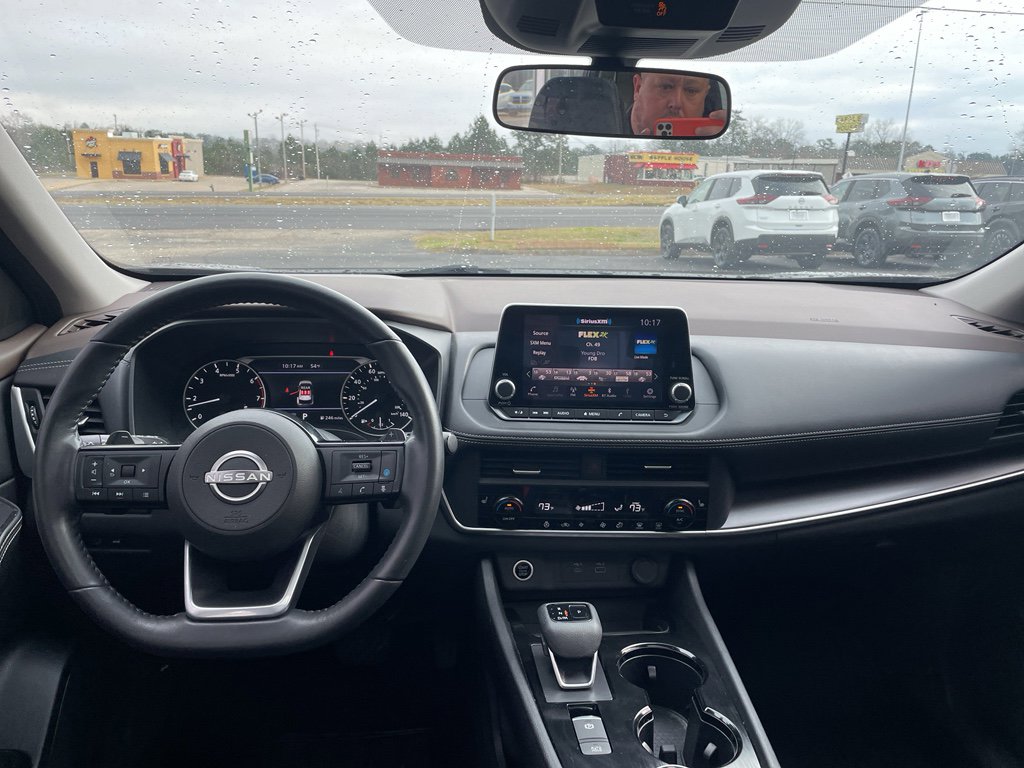 Used 2023 Nissan Rogue SV w/ SV Premium B Package image 12