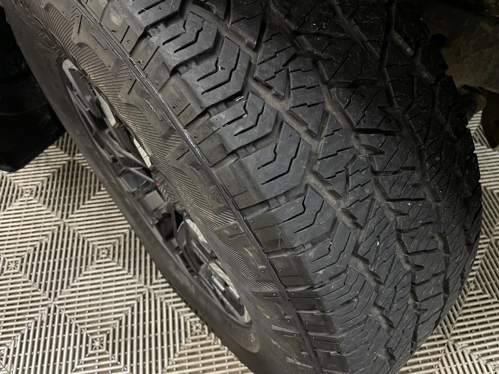 Used 2024 Nissan Frontier PRO-4X w/ Pro Convenience Package image 47