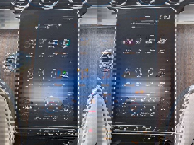 Used 2024 Mercedes-Benz GLC 300 4MATIC image 20