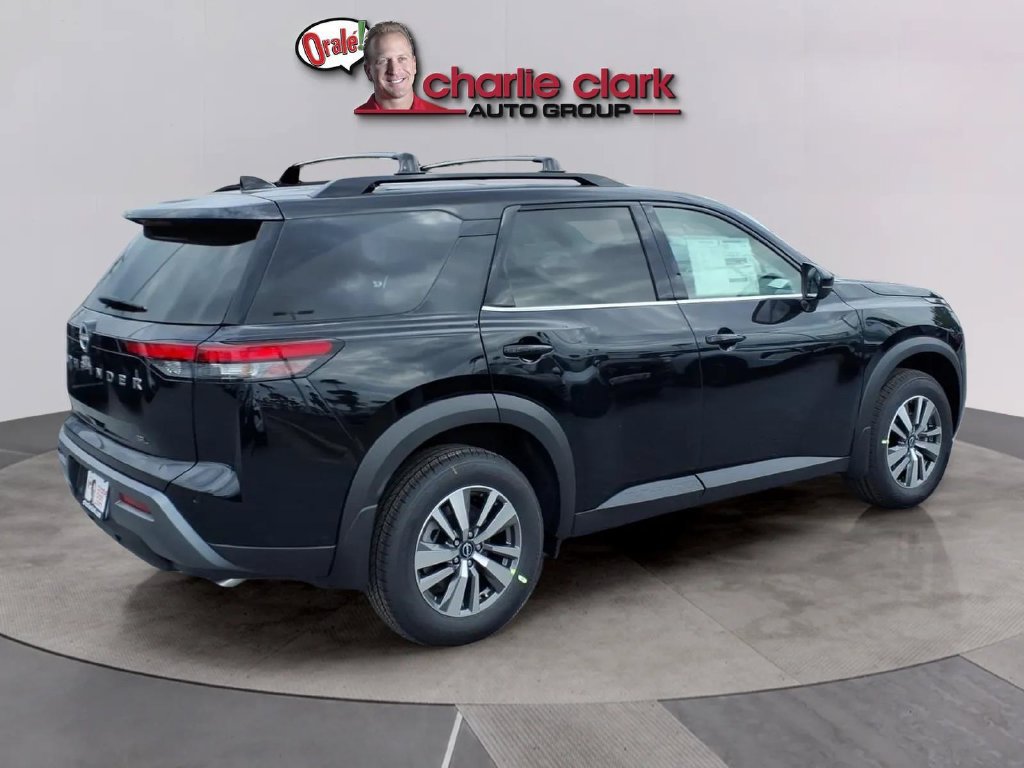 New 2026 Nissan Pathfinder SL FWD image 5