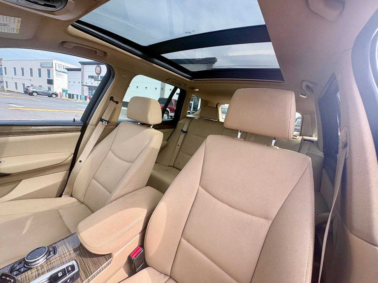 Used 2015 BMW X3 xDrive28d image 11