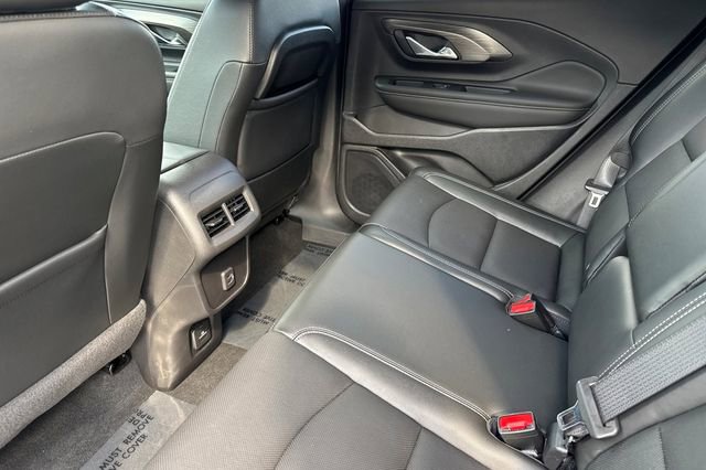Used 2023 GMC Terrain SLT w/ Elevation Edition FWD image 14