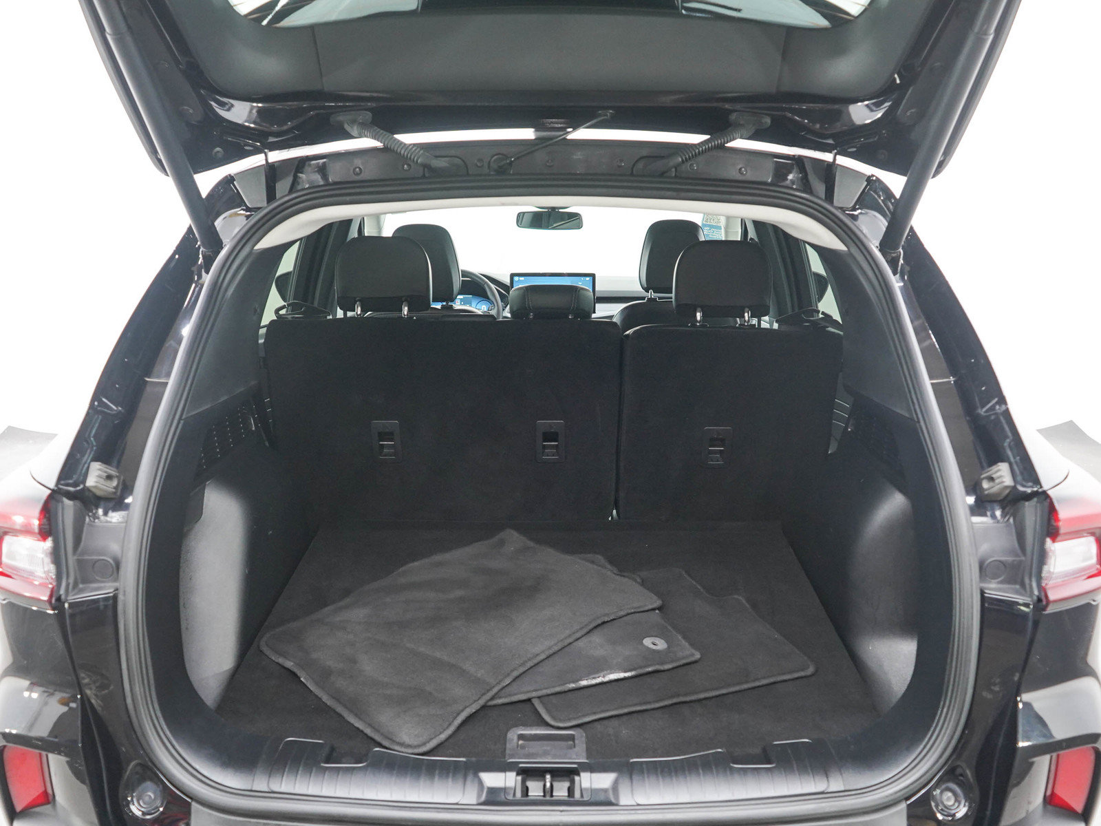 Used 2025 Ford Escape Platinum AWD/4WD image 16