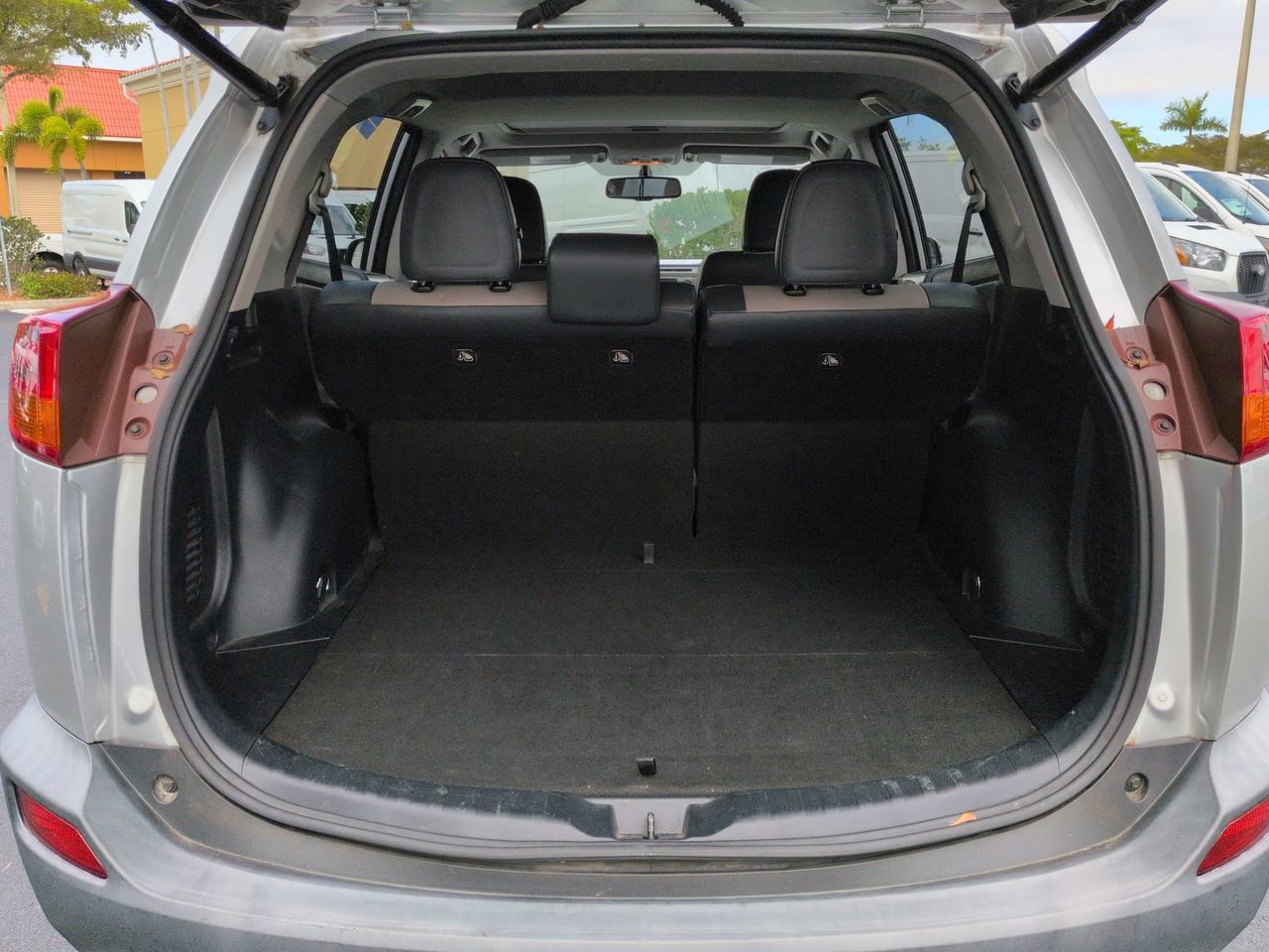 Used 2014 Toyota RAV4 Limited image 12