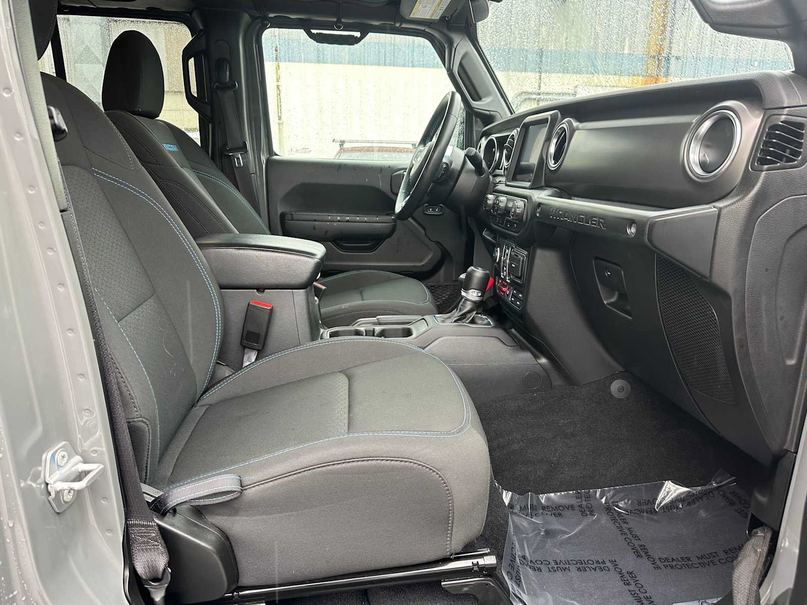 Used 2022 Jeep Wrangler Unlimited Rubicon 4xe AWD/4WD image 10